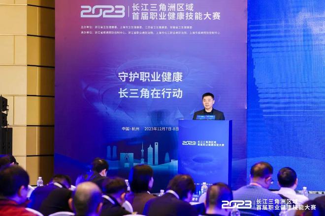 的同时着眼 的同时着眼